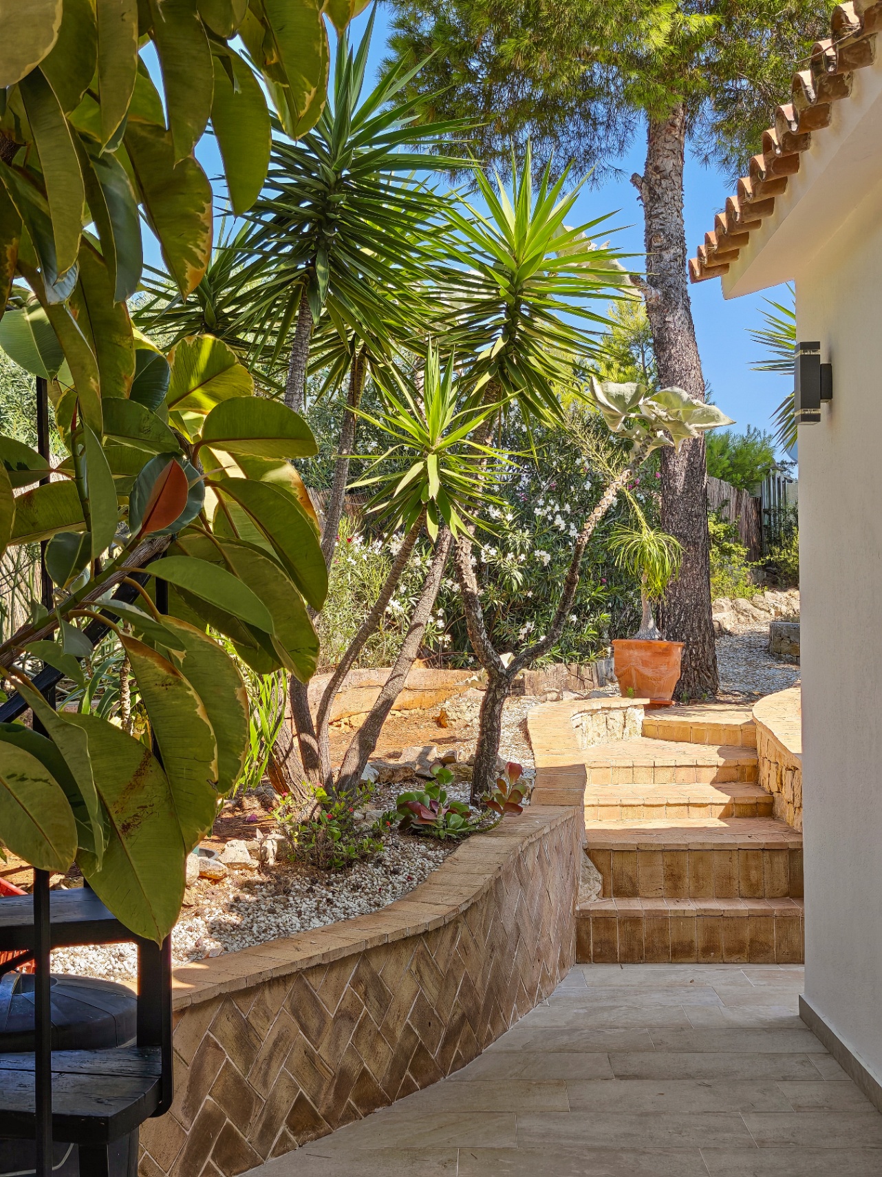 Villa a la venta totalmente reformada con vistas panoramicas al Mar en Las Rotas, Denia