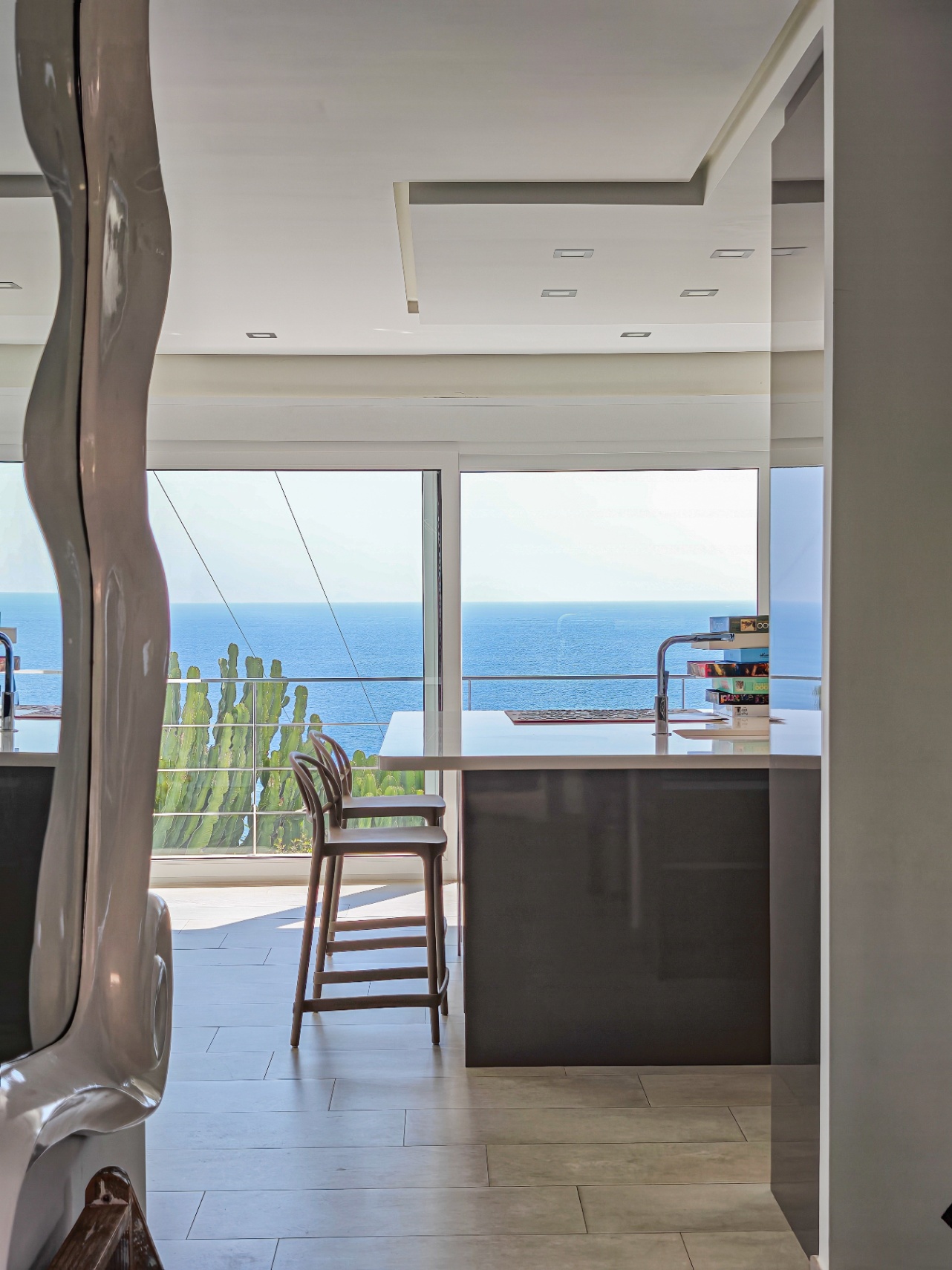 Villa a la venta totalmente reformada con vistas panoramicas al Mar en Las Rotas, Denia