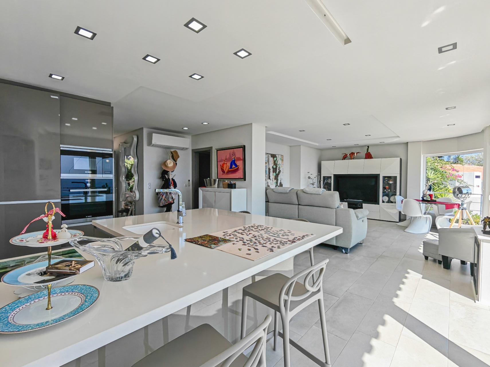 Villa a la venta totalmente reformada con vistas panoramicas al Mar en Las Rotas, Denia
