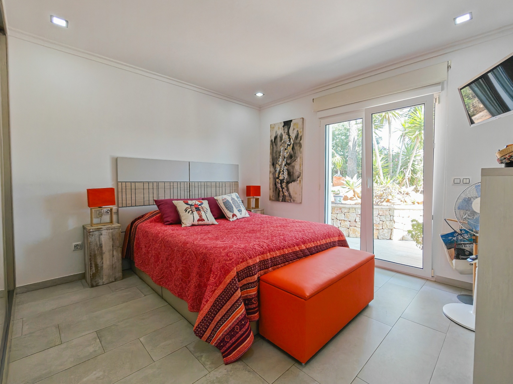 Villa a la venta totalmente reformada con vistas panoramicas al Mar en Las Rotas, Denia
