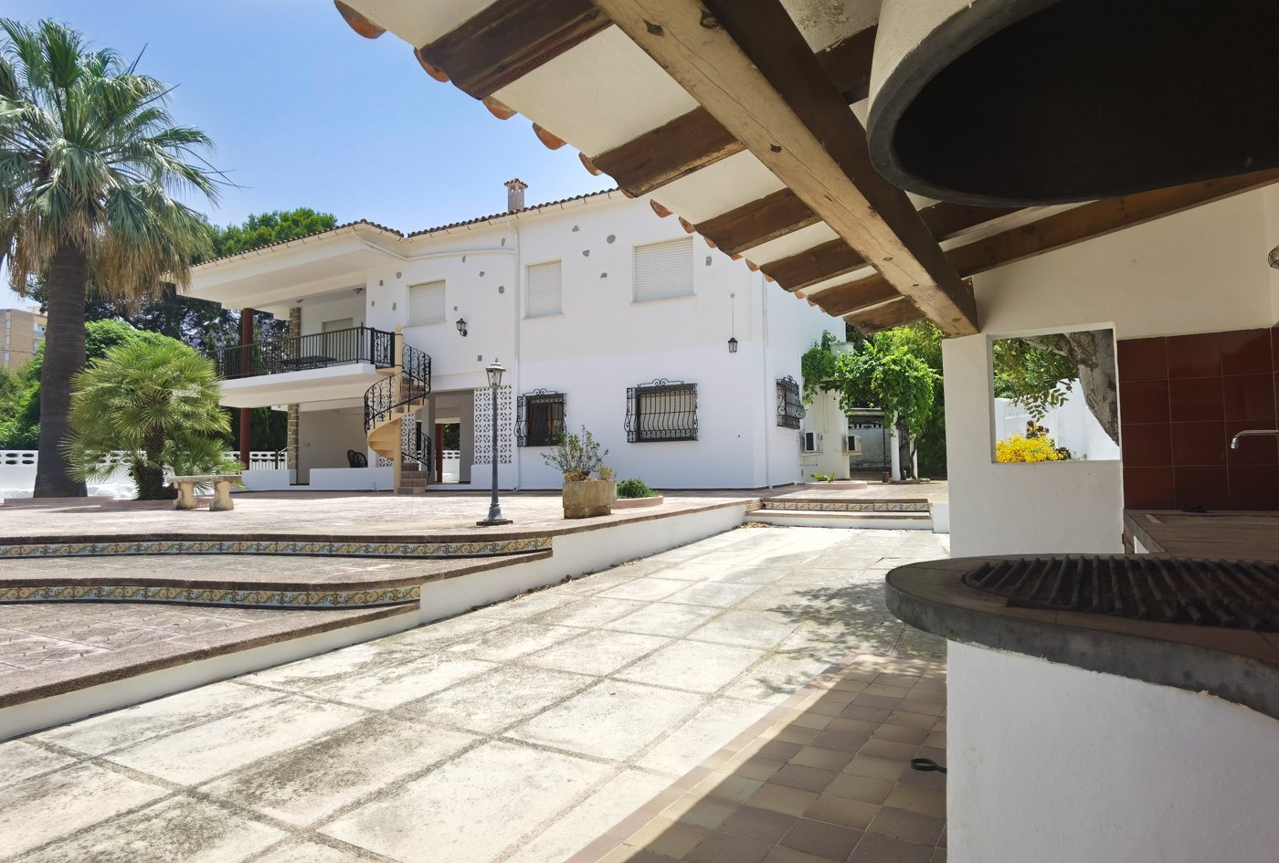Preciosa Villa en venta en el corazón de Las Rotas, Denia