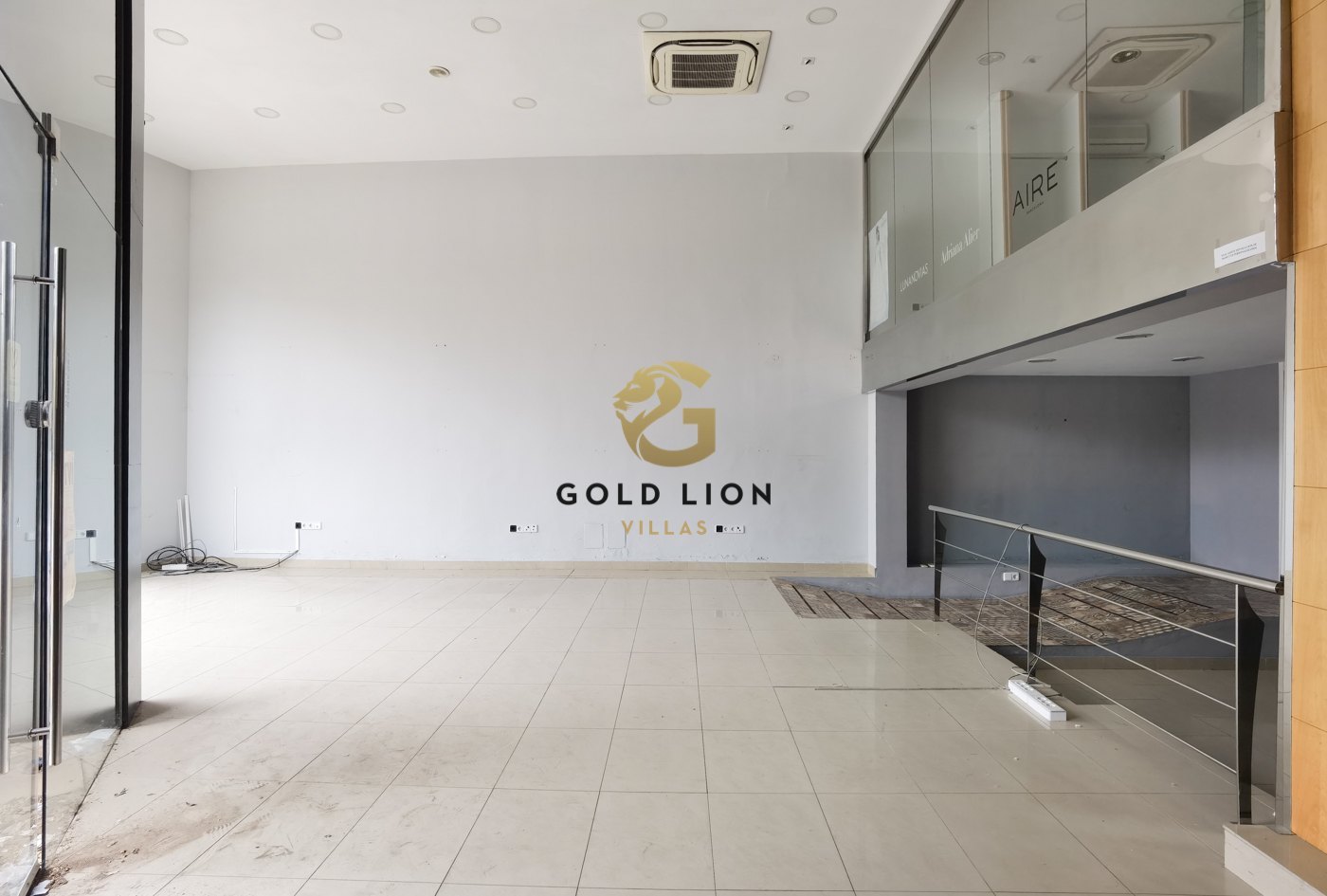 Commercial premises potentially well located in Venta, Denia