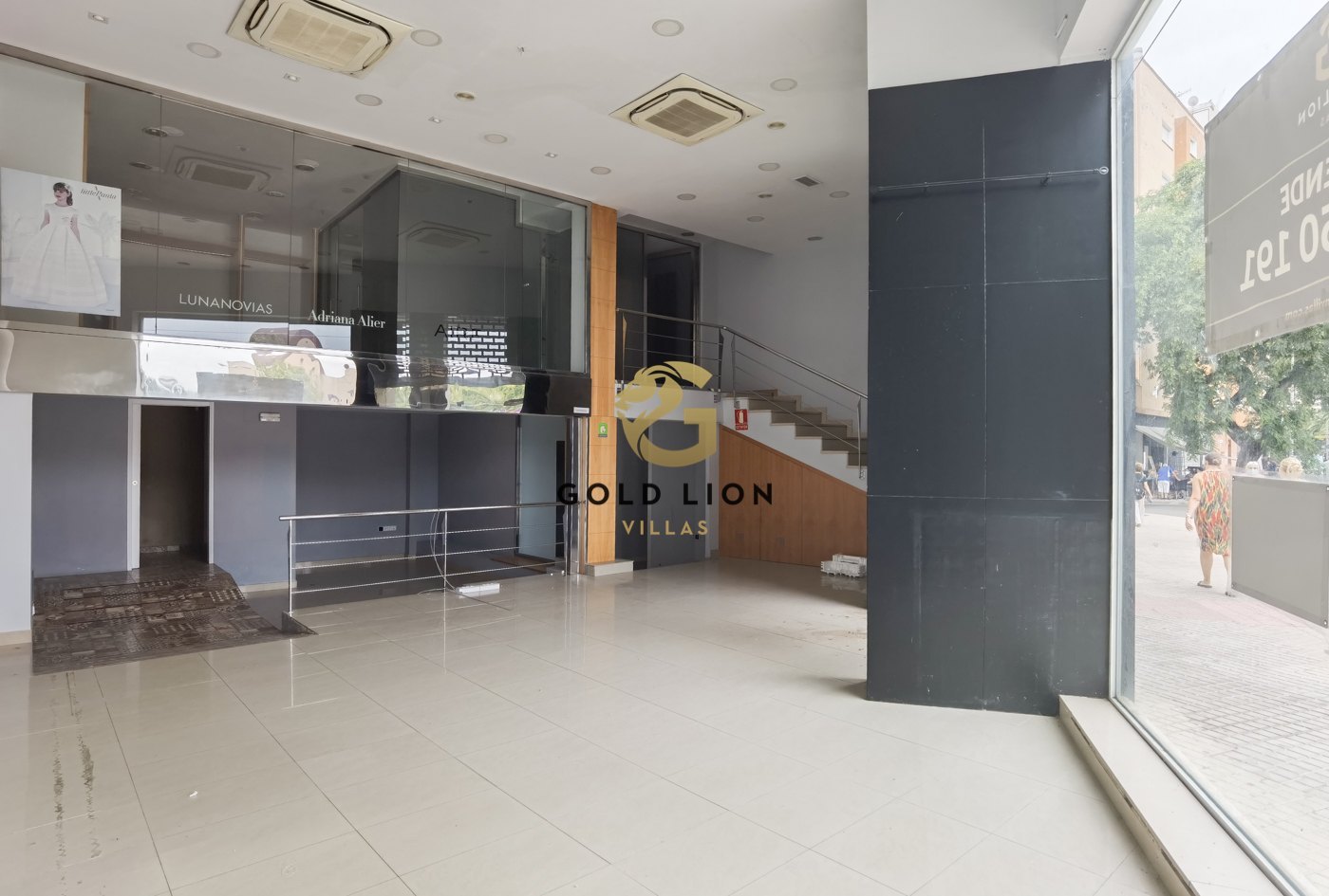Commercial premises potentially well located in Venta, Denia