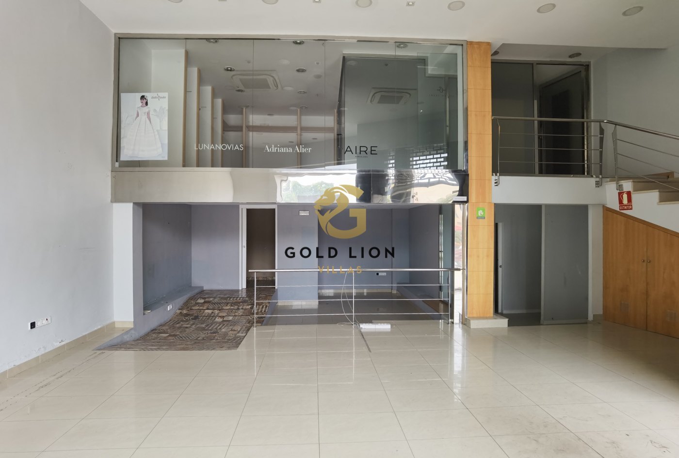 Commercial premises potentially well located in Venta, Denia