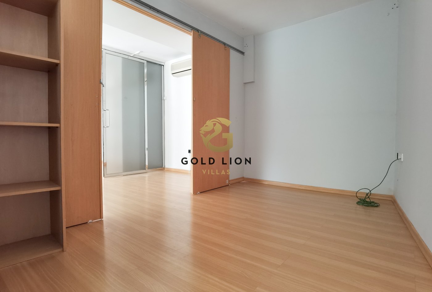 Commercial premises potentially well located in Venta, Denia
