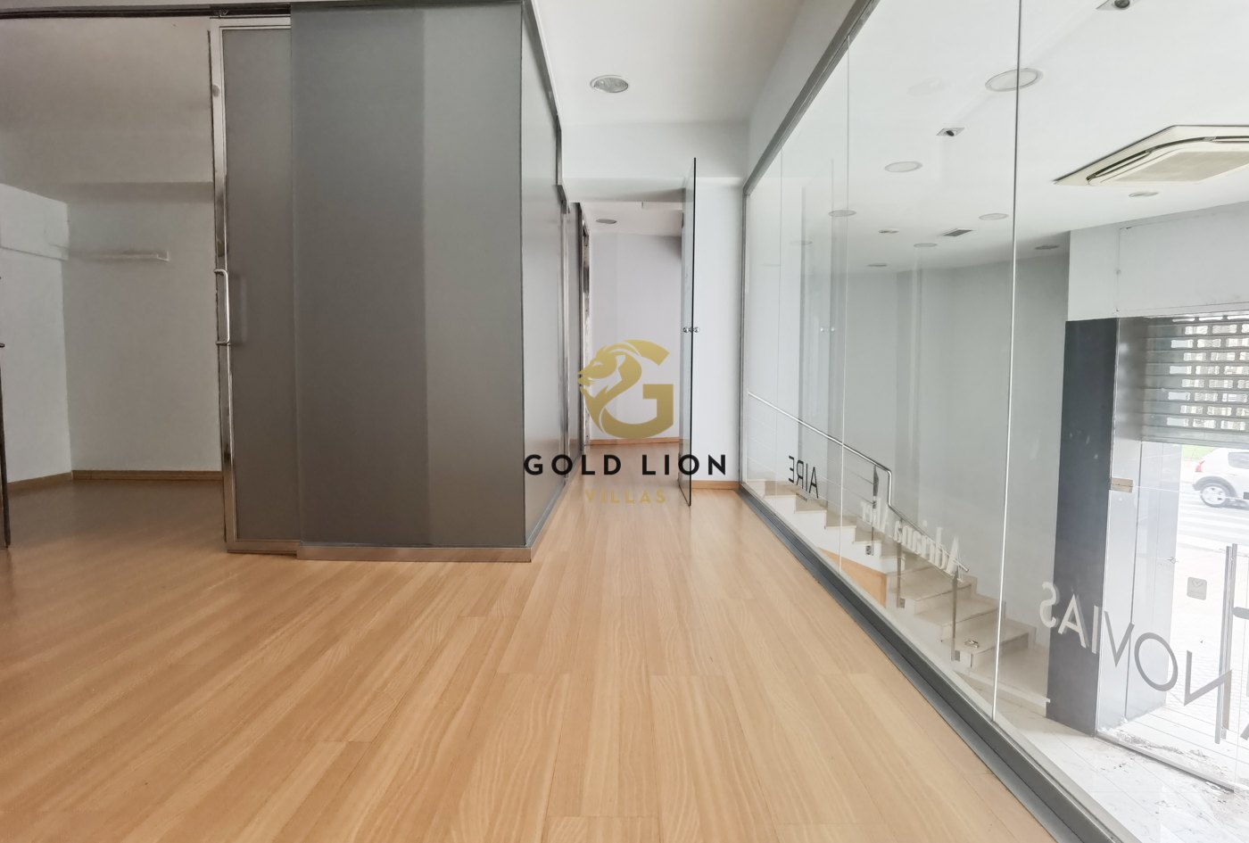Commercial premises potentially well located in Venta, Denia