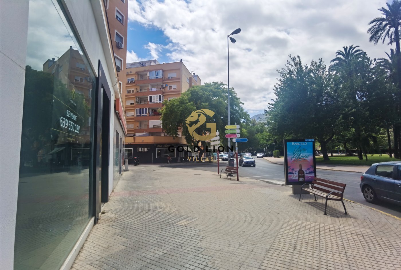 Commercial premises potentially well located in Venta, Denia