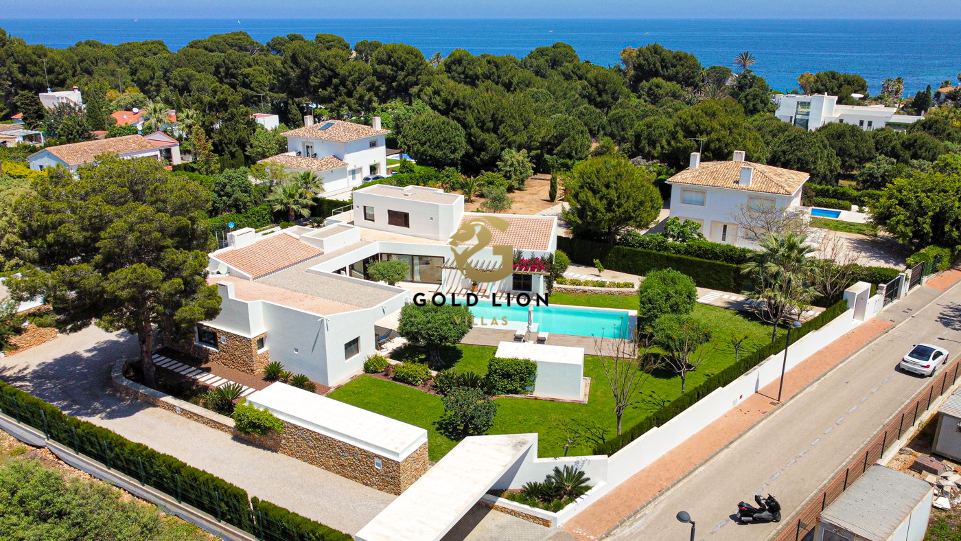 Villa de lujo ibicenca mediterránea a la venta en las Rotas, Denia