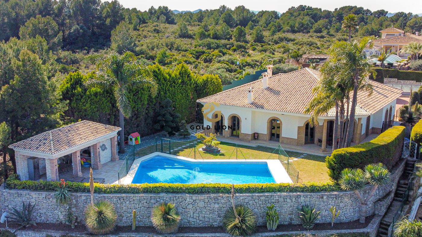 Luxuriöse Villa mit unglaublichem Blick auf das Meer und die Burg von Denia